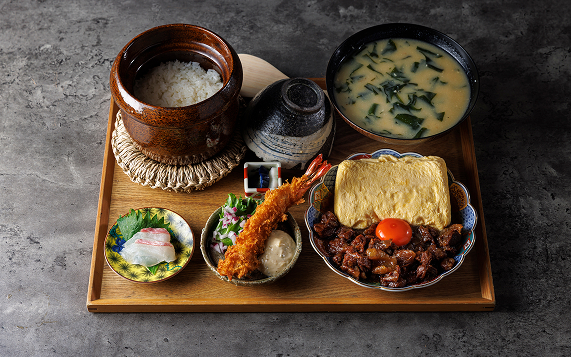 至福牛スジだし巻き玉子土鍋ご飯定食